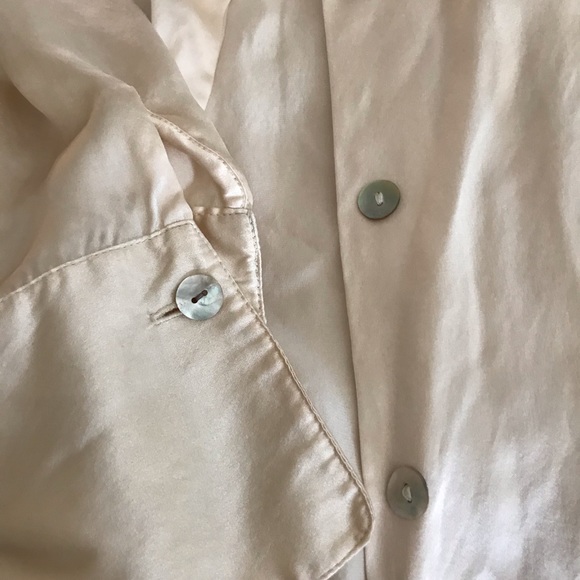 100% Silk button up blouse - Picture 4 of 4